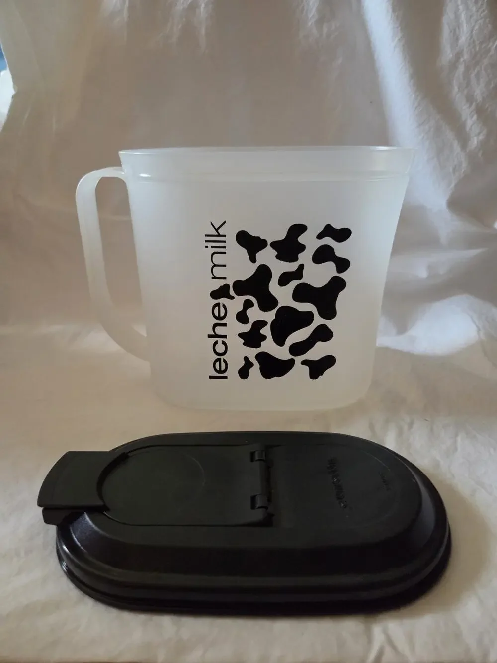 Vtg Tupperware Leche Milk 1 Qt , Rare Find Discontinued 2189D-2